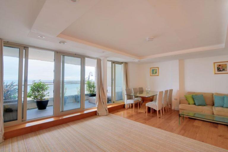 Largigi Offering Two Amazing Panoramic Sea Front Apartments Lyme Regis Exteriér fotografie