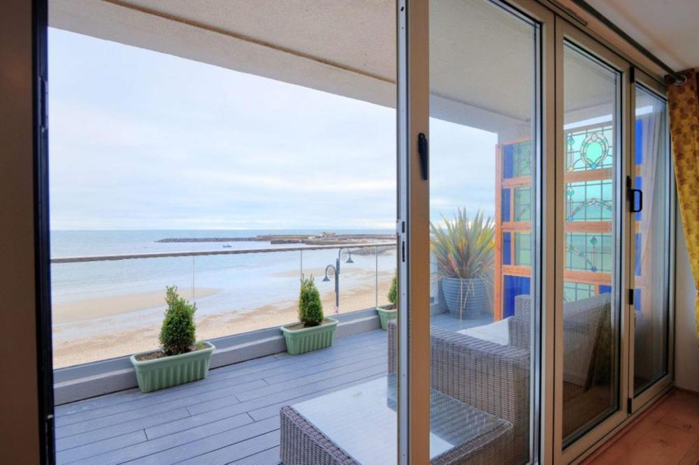 Largigi Offering Two Amazing Panoramic Sea Front Apartments Lyme Regis Exteriér fotografie