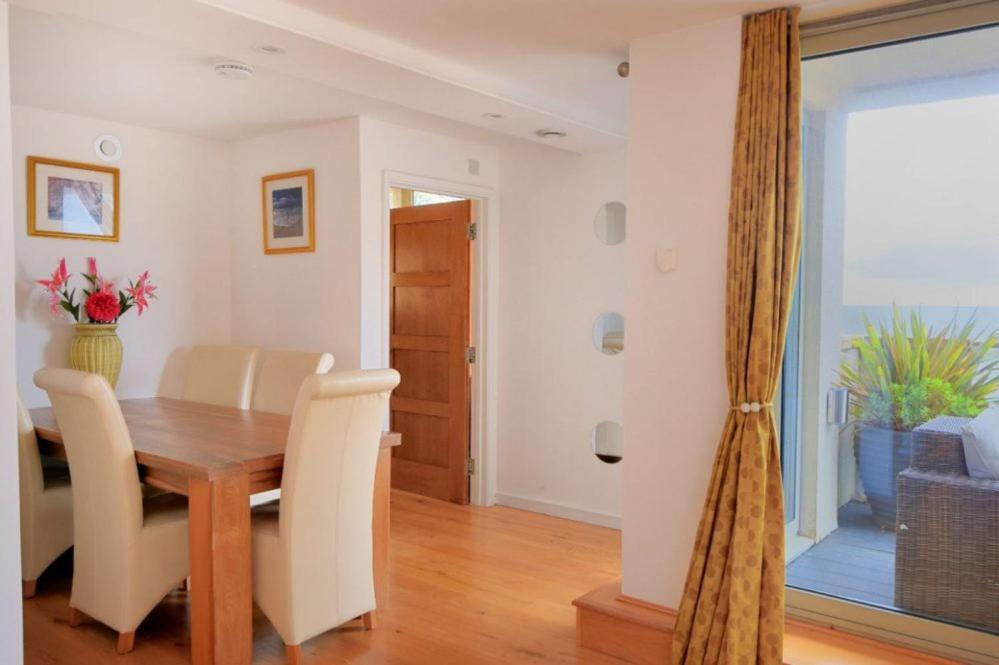 Largigi Offering Two Amazing Panoramic Sea Front Apartments Lyme Regis Exteriér fotografie