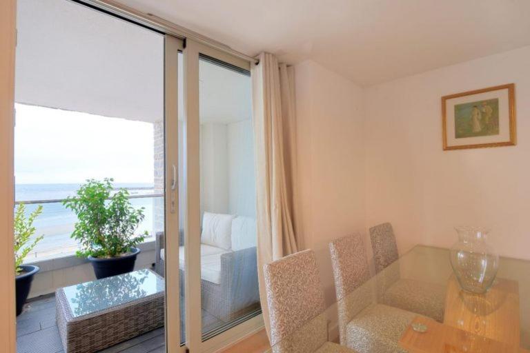 Largigi Offering Two Amazing Panoramic Sea Front Apartments Lyme Regis Exteriér fotografie