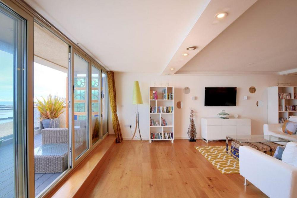 Largigi Offering Two Amazing Panoramic Sea Front Apartments Lyme Regis Exteriér fotografie